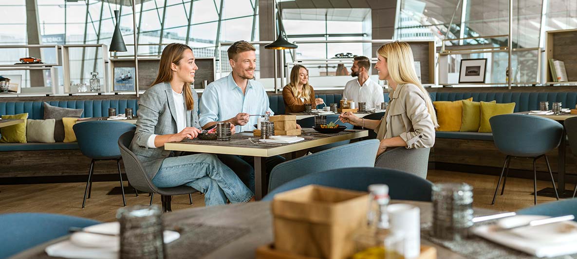 innenansicht des esszimmers in der bmw welt mit zwei michelin sternen innenansicht des esszimmers in der bmw welt mit zwei michelin sternen