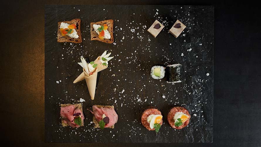 Catering Catering mit Rindertartar und Lachs für Gäste des BMW Welt Business Club