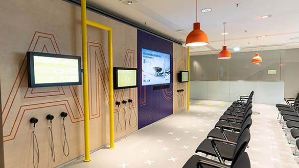 Videotechnik Videodisplays im The Campus der BMW Welt