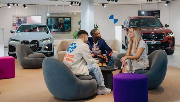 BMW i Lounge BMW i Lounge mit Design-Möbeln in der BMW Welt
