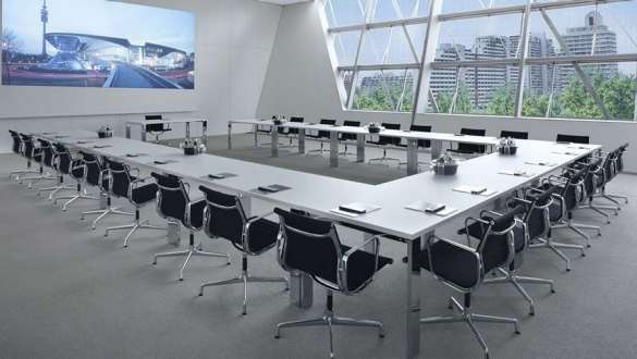 BMW Welt Business Center Großer Meetingraum mit Fensterfront im BMW Welt Business Center
