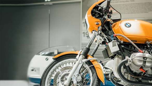 BMW R90S in Orange BMW R90S in Orange