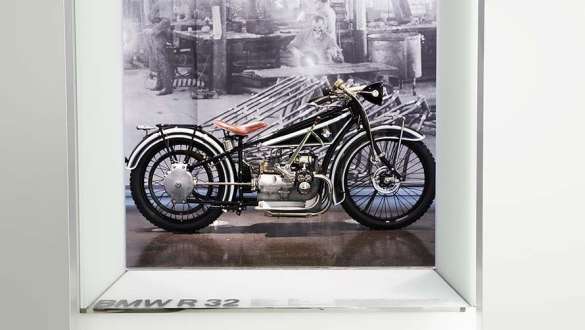BMW R32 Schwarze BMW R32 aus der BMW Museum Motorrad Ausstellung